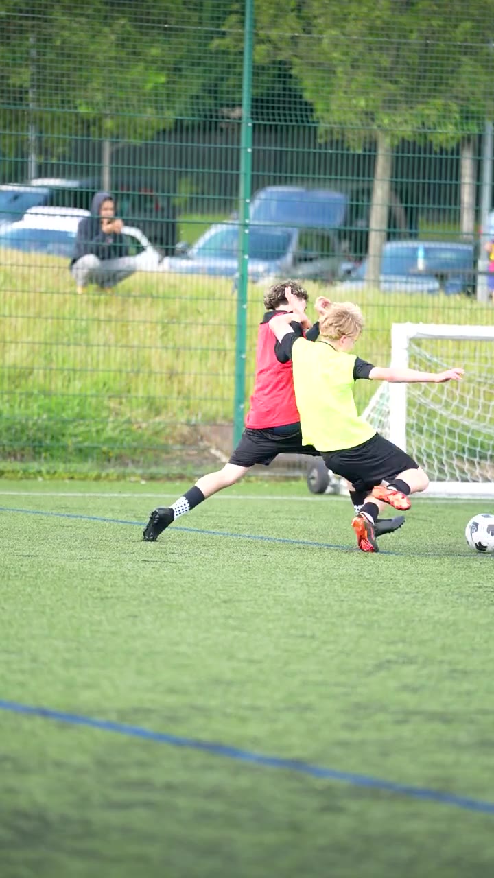 Players competing in a 1v1
